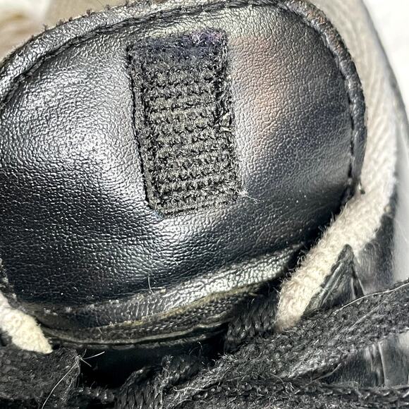 Puma soccer shoes cleats Small Child Size 10 toe scuff - Picture 4 of 10